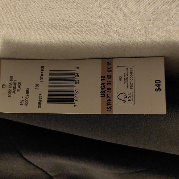 NWT Ladies Black Skirt SZ 12 - Picture 3 of 4